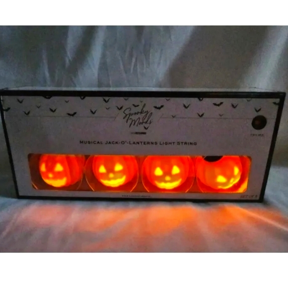Spooky moods set of 8 string light pumpkins - Picture 1 of 5